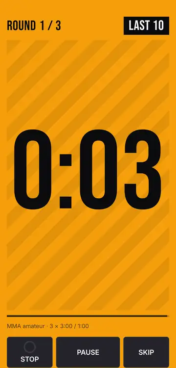 Akhra round timer, last 10 seconds: an amber screen with a large 0:03 countdown, round 1 of 3